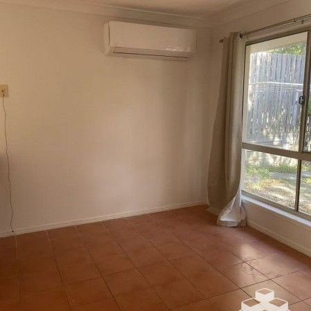 Newly Renovated 3-Bedroom Standalone Villa in Premium Gated Complex - Photo 1