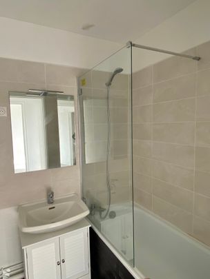 CAEN RUE CHATEAUBRIAND APPARTEMENT F2 53 M² AVEC CAVE ET GARAGE - Photo 1