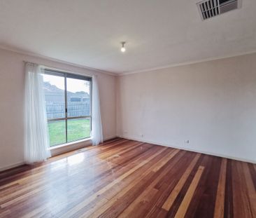 5 Bemboka Avenue, Clayton South VIC 3169 - House For Rent | Domain - Photo 3