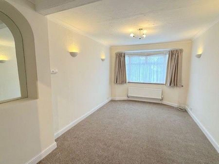 2 bedroom semi-detached bungalow to rent - Photo 4