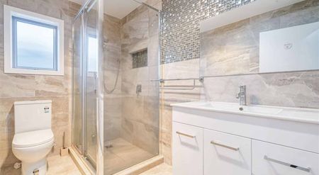 Charming 3BR Home with Garden! - Photo 5