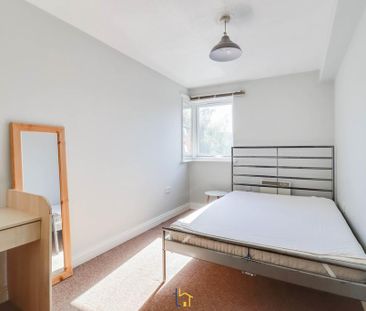 3 bedroom apartment to rent - Photo 2