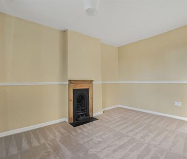 4 bedroom detached house to rent - Photo 2