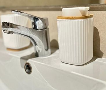 3 bedroom luxury Apartment for rent in Nueva Andalucia, Spain - Photo 5