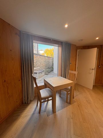 1 Bed Flat, Simon Square, EH8 - Photo 2