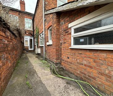 1 bedroom ground floor flat to rent - Photo 1