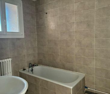 Location Appartement 4 pièces 85m² VALENCE 26000 - Photo 2