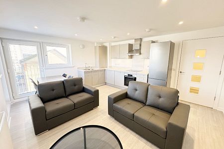 2 Bed, Flat - Photo 5