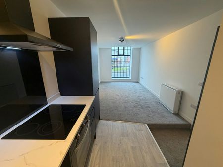 Flat to rent on - Photo 2