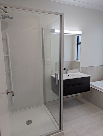 Charming 3BR Home in Chartwell! - Photo 5