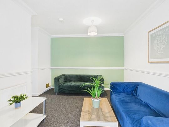 4 bedroom terraced house to rent - Photo 1