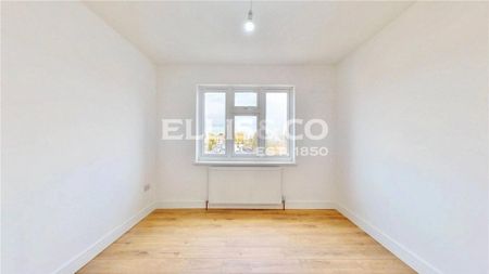 4 bedroom terraced house to rent - Photo 3