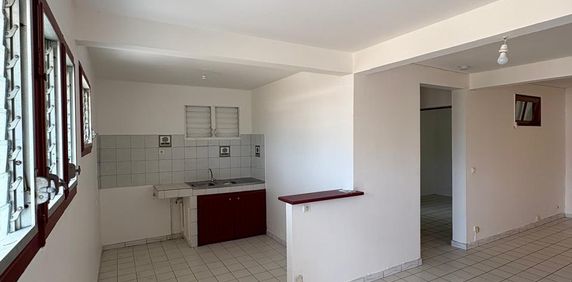 Fort de France - Appartement - F2 - Photo 2