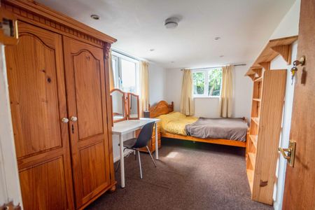 40, Crossways - Photo 3