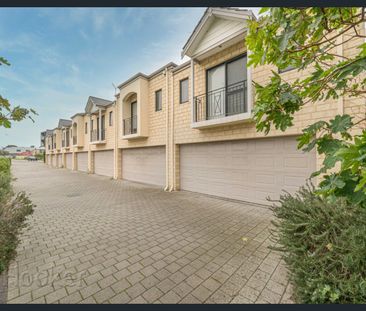 Walk to Carousel Shopping Centre - Photo 2