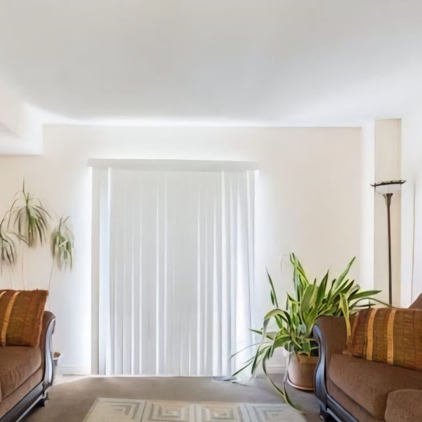 For Lease - 439 Aspendale Crescent, Mississauga, Ontario - Photo 1