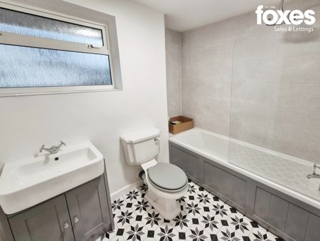 2 bed bungalow to rent in West Moors, Ferndown, Dorset, BH22 - Photo 3