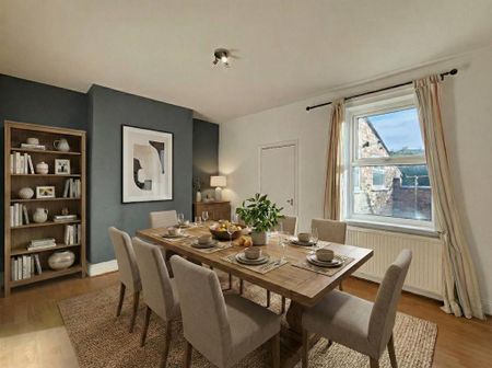 2 bedroom terraced house to rent - Photo 4