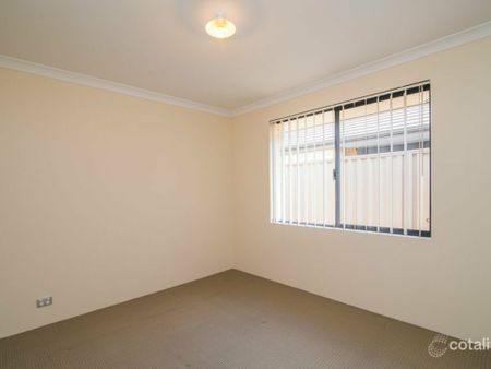 BREAK LEASE - Modern Family Comfort in a Prime Southern River Location - Photo 4