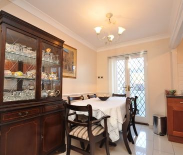 2 bedroom Mid Terraced House - Ladywood Road, Hertford - Photo 4