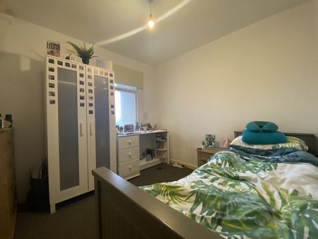 Adamsdown Church, Adamsdown - Photo 3