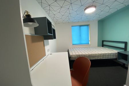 Queens Road, NG9 2BD - Photo 3