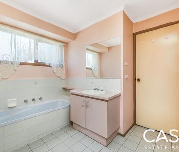18 Ashford Close, Hampton Park - Photo 2