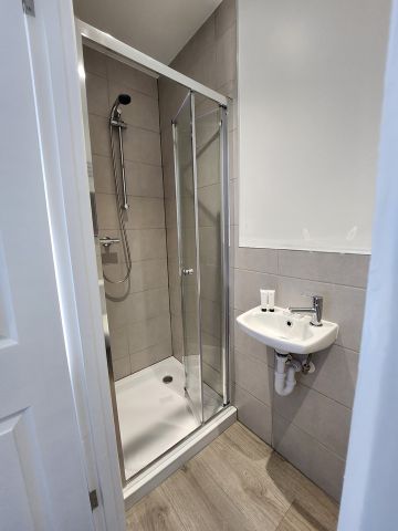 Room in a Shared House, Salisbury Road, RG30 - Photo 5