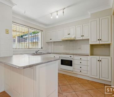 THREE BEDROOM DUPLEX IN GREAT LOCATION - Photo 4