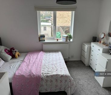 2 bedroom terraced house to rent - Photo 3