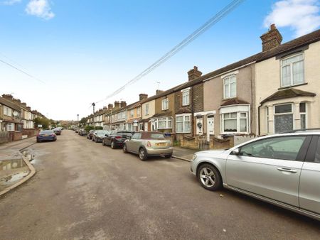 Kent Road, Grays, RM17 - Photo 4