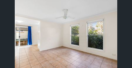 Coastal Charm: Unique Three-Bedroom Unit in the Heart of Coolum - Photo 2