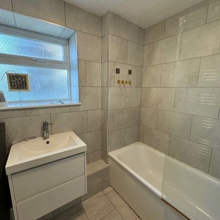 Room in a Shared Flat, The Homestead, N11 - Photo 4