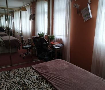 3 Bed Maisonette, Manchester Road, E14 - Photo 2