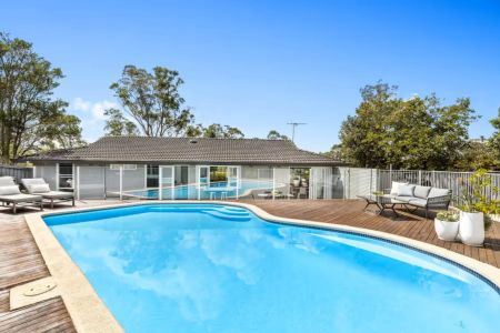 Stunning family oasis in prime location - Photo 5