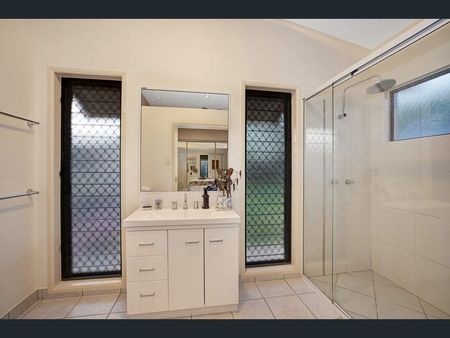 15 Calliandra Court, Mount Louisa QLD 4814 - House For Rent | Domain - Photo 5