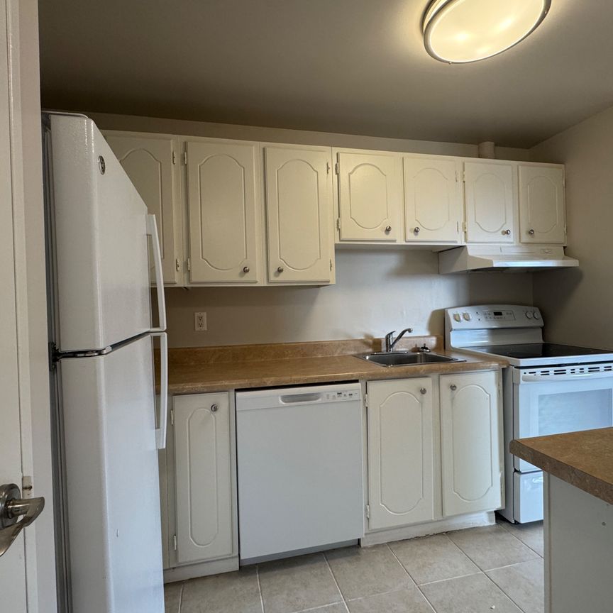 For Lease - 610 Lake Street Unit# 803, St. Catharines, Ontario - Photo 1