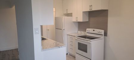 330 Hopewell Ave - Photo 4