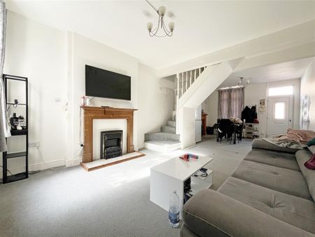 3 bedroom Detached house to rent - Photo 4