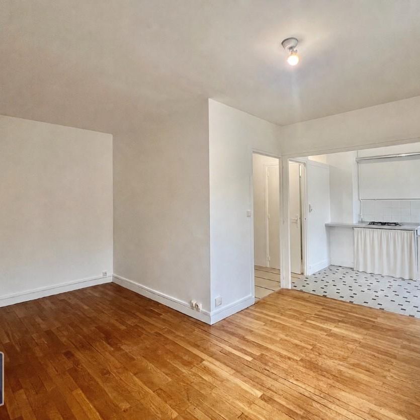 Location Appartement 1 pièce 30m² LYON 7ème - Photo 1