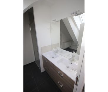A LOUER : T1 à LILLE • Rue Jeanne d'Arc - Lille-Centre • 805 € - Photo 3
