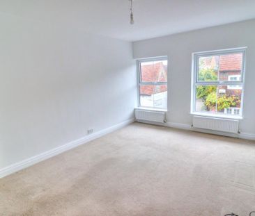 3 bedroom apartment to rent - Photo 2