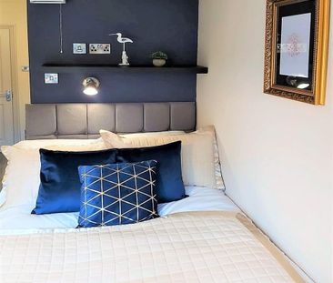 1 bedroom in a house share to rent - Photo 2