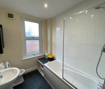Woodside Avenue (Room 4), Burley, Leeds - Photo 6