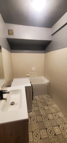 Location Appartement 2 pièces 49m² TOULON 83100 - Photo 2