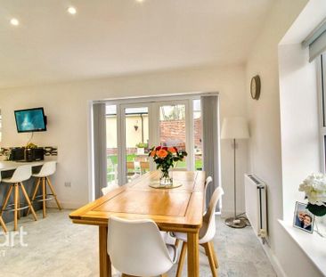 4 bedroom detached house to rent - Photo 5