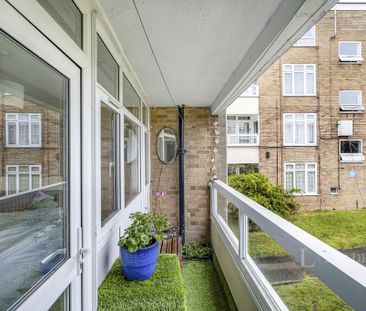 2 bedroom flat to rent - Photo 4