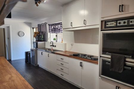 Stunning Restored Character Home on 800sqm with Massive Powered Workshop - Photo 3