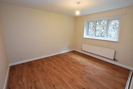 1 Bedroom Apartment To Let - Photo 5