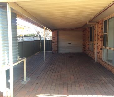 3Bed Home In East Dubbo + Single Garage - Photo 3